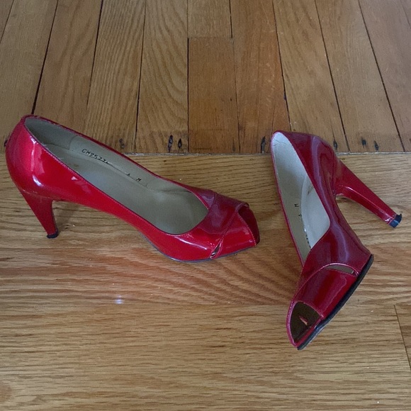 Stuart Weitzman “Quasar” Leather Open Toed Heels - Picture 7 of 15